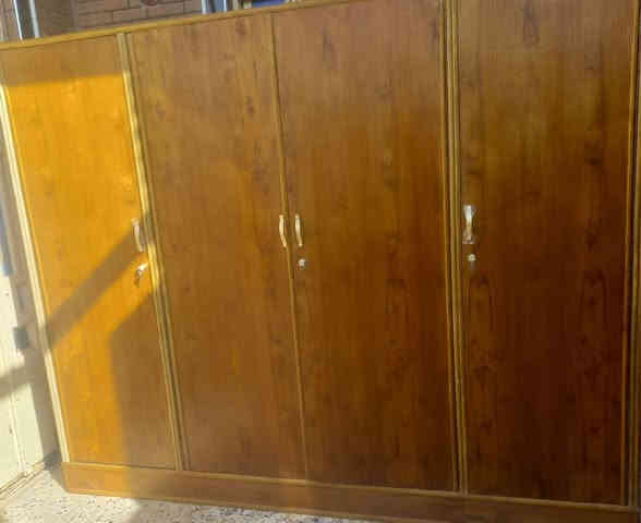 كنتور صاج أبو ٤ ابواب شغل عراقي مرتب مستعمل 
السعر 200 الف 
اتصال على رقم ***********
موجود واتساب
