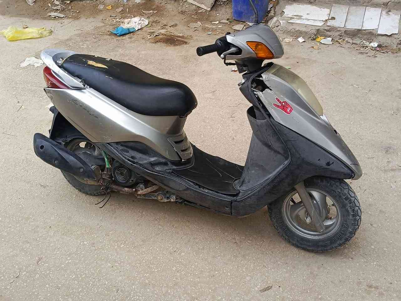 السلام عليكم.  دراجه
بريز ياناني سعر 300 بيها مجال  ***********
