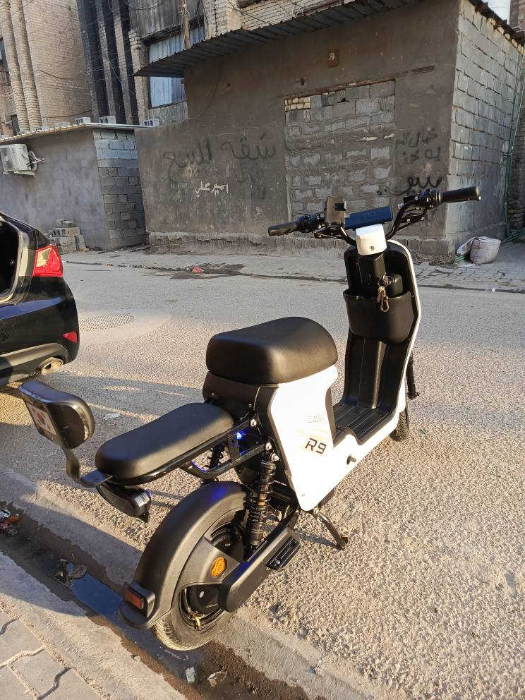 السلام عليكم دراجه شحن R9 موديل 25 سعره 450 الف نظيفه كلش بطارياتها جديده و5 بطاريات وصارلها 5 اشهر عندي بطاريات 33 امبير والدراجه كلشي ما ناقصه ثلاث نمر بسرعه 60 حقيقي مكاني البصرة الاصمعي وهذه رقمي *********** لل تواصل واستفسار
