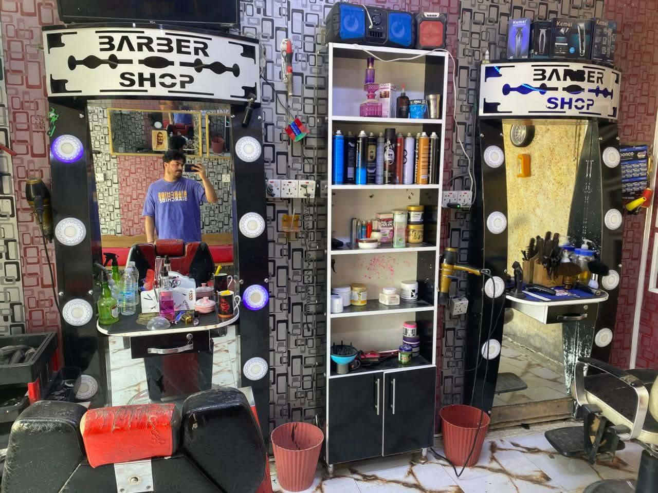 ميوزه 2 وفاترينه 1 وكرسي 1 السعر 300 اغراض مال حلاقه


**إذا كنت صاحب هذا الإعلان وتريد حذفه لأي سبب، رجاءا أرسل رسالة إلى الدعم الفني**