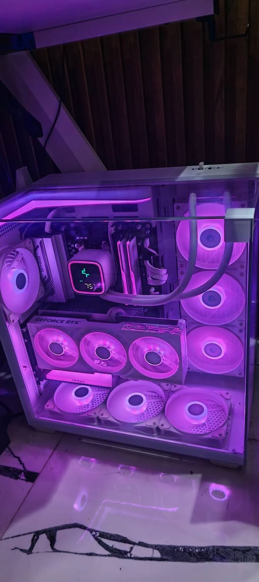 السلام عليكم
CPU. AMD RYZEN 7 7700 TRAY
MB. GIGABYTE B650 GIGABYTE GAMING PLUS WIFI
RAM. GSKILL DDR5 2X16 6000HZ RGB WHITE
 NVME LEXAR M.2 1T GEN3
NVME KINGSTONE M.2 2T
PSU SEGOTEP 850W GOLD GEN5 FYLL MODULAR WHITE
CASE XIGMATEK AQUA V + GPU BRACKET
COOLER. DEEPCOOL LS720 SE DIGITAL WHITE
 RTX 5070 TI GALAX EX GAMING 16 GB WHITE
المواصفات واضحة وميحتاجلها شرح وكل الكراتين موجودة ياريت تقرأ المواصفات زين وتعرف التفاصيل والبراندات وشكد الهاردات قبل لتراسلني وتؤمر امر مكاني البنوك وهذا رقمي ***********
السعر 3 ملايين قفل بدون عملة تعجبك تاخذها والف عافية ومعروف سعرها شنو واسف جداً ع الاطالة ❤️
