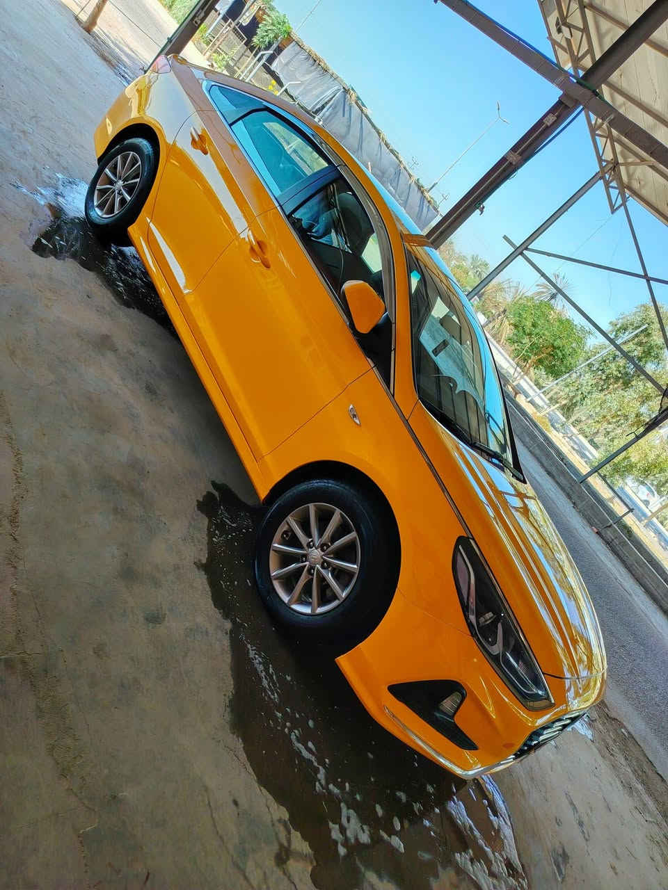 سلام عليكم 
سوناته وراد كوري موديل 2020خطين بازين غاز سيارة جاهزه بيه جالمغ امامي فتح فقط من كوريه ماشيه 260سيارة بسمي رقم انكليزي مصفره هيه وغرمات مكاني بابل الهاشميه السعر 170وبيه مجال ***********
