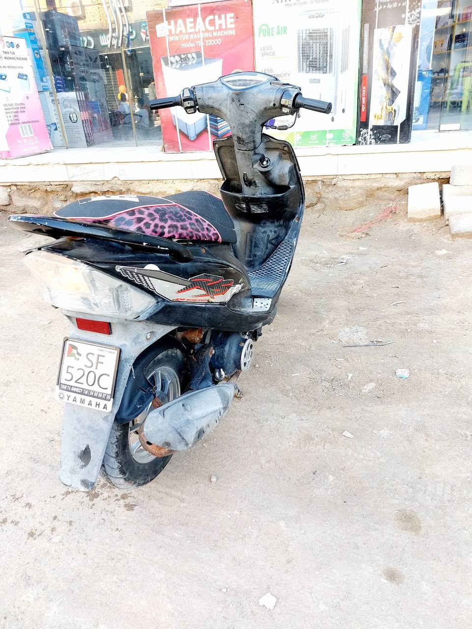 السلام عليكم شباب متاح ماكس عدلة ما مفتوحة بوشة 49 بلاد كهربائيات كلها شغاله مكينة ناعمة دراجة كلها مختمه كفرات واشاير السعر 750 وبيها مجال مكاني قضاء المدينة للاستفسار 
***********
