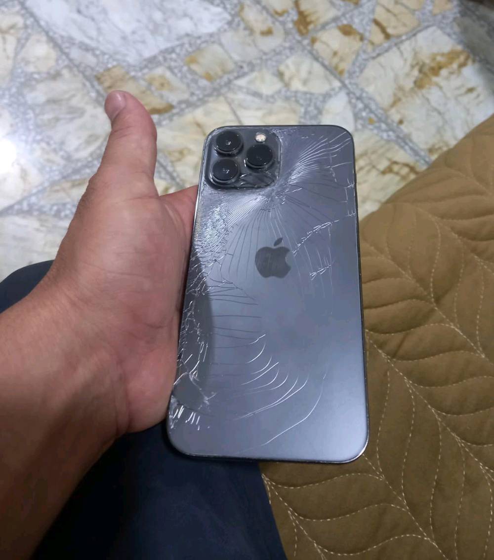 السلام عليكم أيفون 13 برو ماكس نظيف مال بيت بطارية ٩٠ بلادية ما معلاية ابد ذاكرة 256 فيس أيدي شغال فقط ظهر مكسور سعر ٦٦٠ بي مجال ***********
