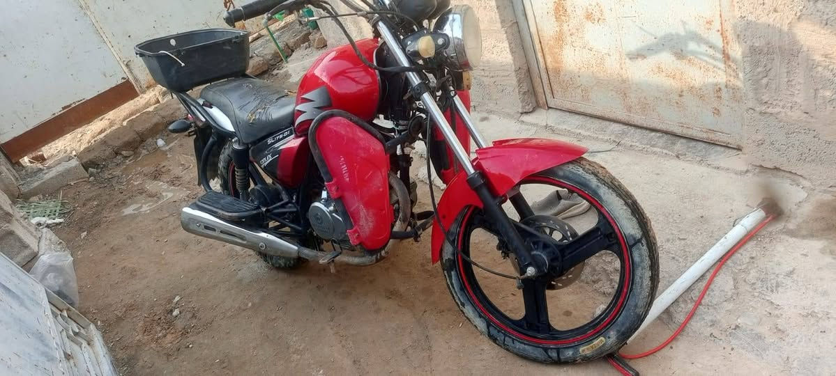 دراجة نوع هيوشة موديل 21 الاوصاف محرك مامفتوح فول نشاط 5 كير كهربائيات كاملة سعرا 550 وبي مجال بسيط لشراي للاتصال علا الرقم *********** مكاني سامراء
