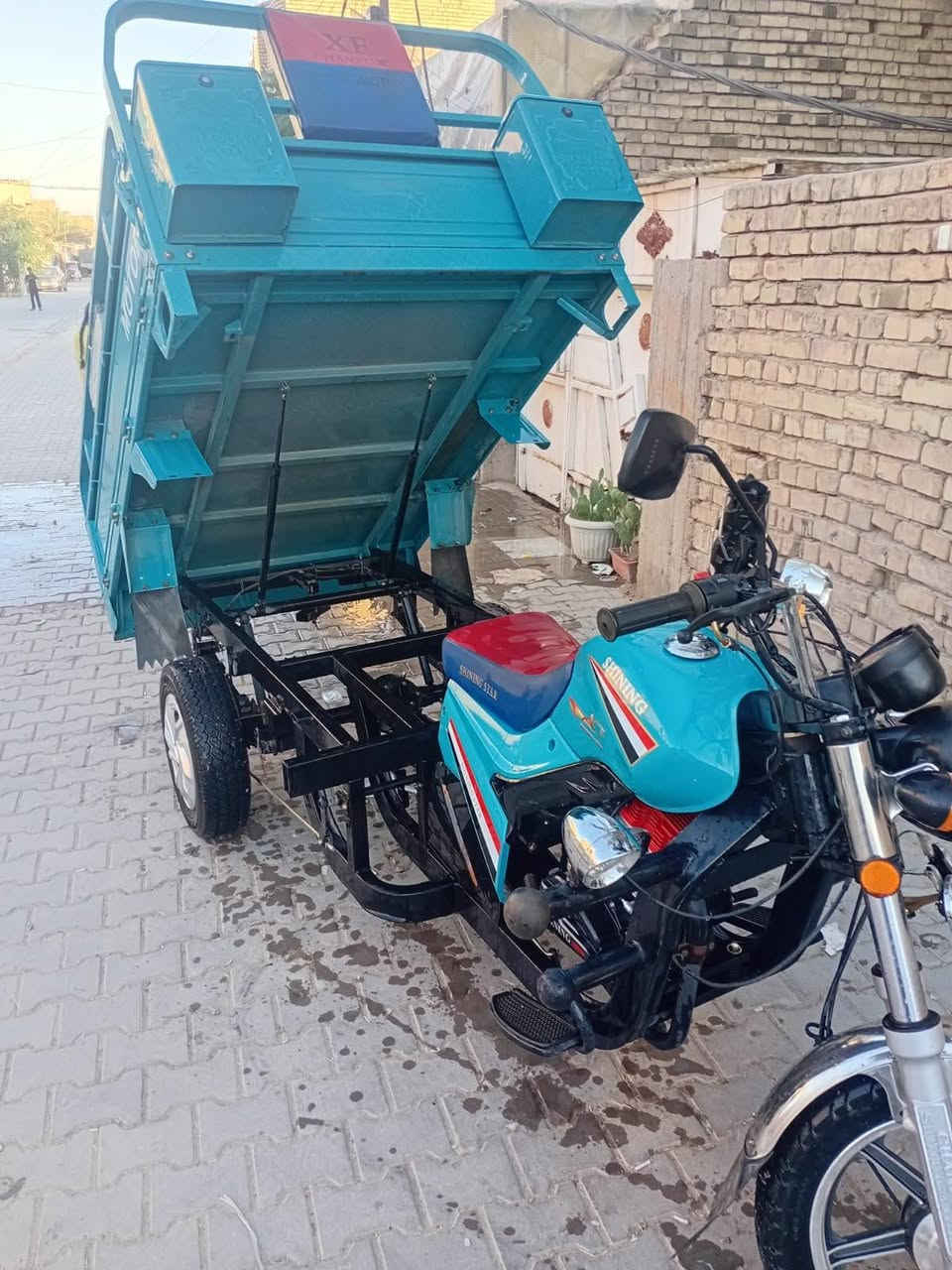 سلام عليكم يابه الحلال للبيع موديل 2023 طالعة بنهاية لـ 25 اسبانة ممدودة عليها دبل شاصي محرك 200 شلعة تخبل اوراق اصولية كاملة ترقيم اصولي كاملة من كلشي مال جناي مكان بغداد الشعلة *********** تحياتي
