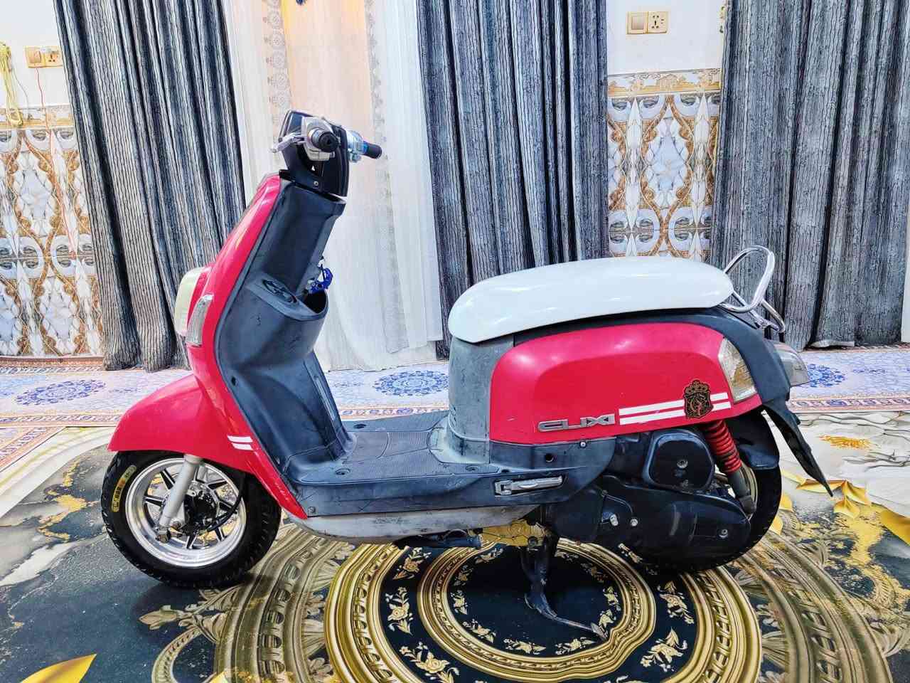 للبيع ماكس بوليسي حاويه كفاله كله على وضع البلاد دراجة جاهزه من كلشي توني ماخذه حاويه تخم تاير دبلات نشاط سرعه معدل ونهضه السعر 775 وبيه مجال رقم الهاتف *********** مكان بصره قضاءالقرنة
