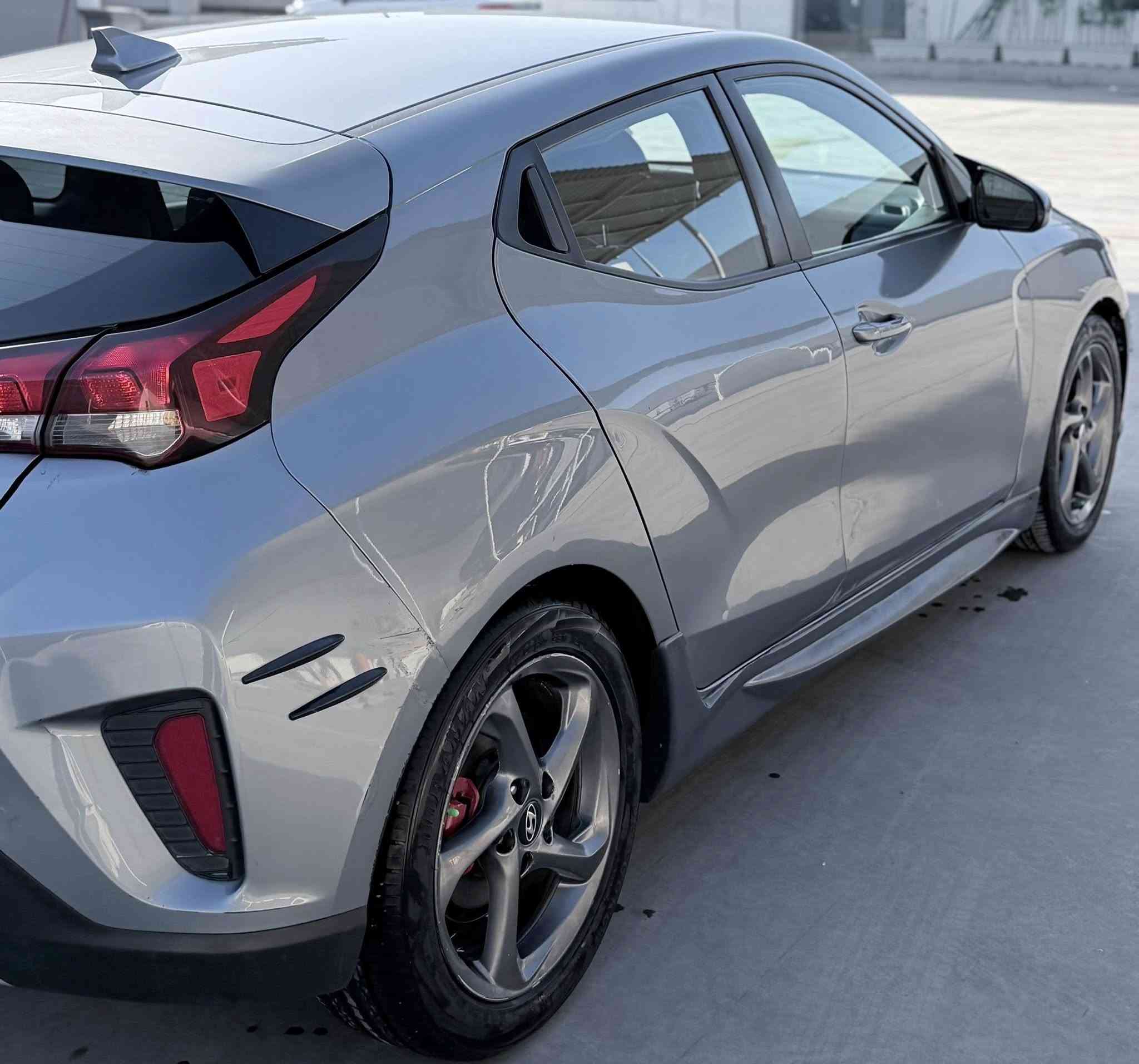 السلام عليكم 🫡🩵
هونداي فولستير 2020 وارد امريكي ثلاث ابواب
رقم شمالي جديد بأسمي تحويل ثاني يوم
هزة وسنوية جديدات كبل تحويل
حادث امريكا بابين فقط بجم كبس مثل مموضح بالصور 
مكينة 2000 دوش المرغوب
كير AT
عداد المسافة :98 الف 
تحديد مسار 
كير اوتماتيك
تحكمات 
لد + زنون
صدر + حدادية كفاله 
تخم تاير جديد 
3 انظمه قيادة (عادي - سمارت - سبورت)
العنوان / بغداد - البياع 
رقم الهاتف / ***********
السعر /107 وبيها مجال
