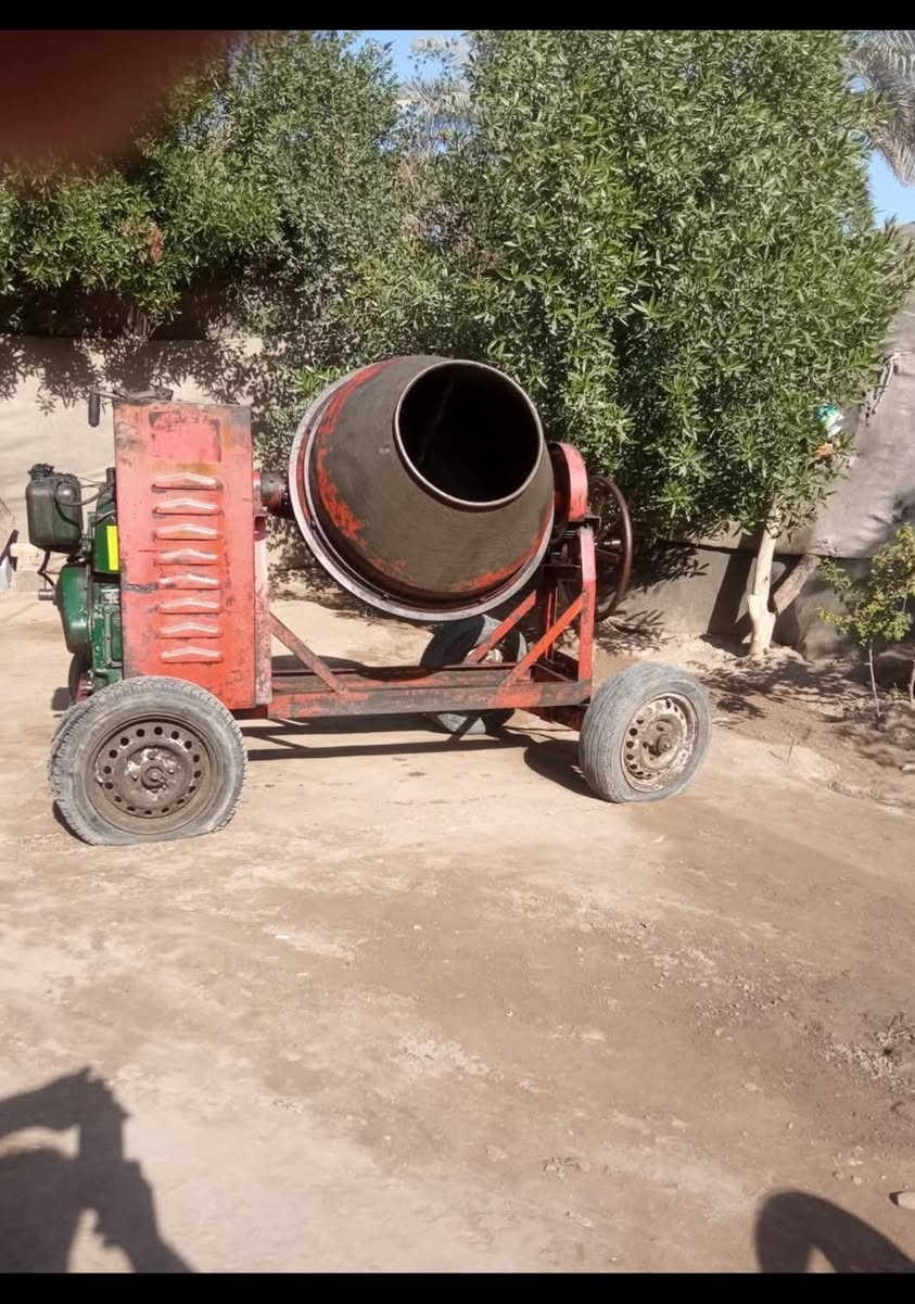 سلام عليكم يوجد خباطه الصب بيوت لاش سغل اساسات رباطات بسعار مناسبه اتصل ودلل***********
