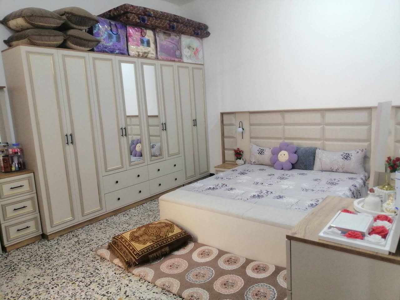 بيت للبيع في الفلوجه حي الشهداء بل٢٢ المساحه ٢٥٠ بناء طابوق حديث يحتوي على ٢غرف مع ستقبال ومطبخ وصاله وصحيات داخليه وخارجيه ارضيه كاشي شارع 10 السعر ١٤٠ مليون وبي مجال بسيط للاستفسار مراجعة مكتب القمه للعقار او الاتصال على الأرقام التاليه *********** ***********
