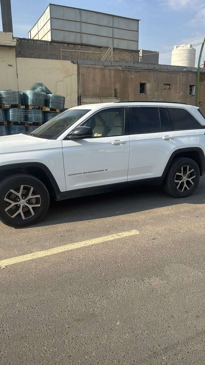 كراند شيروكي لمتد 24رقم بغداد شهداء ***********السعر 31وبيه مجال
