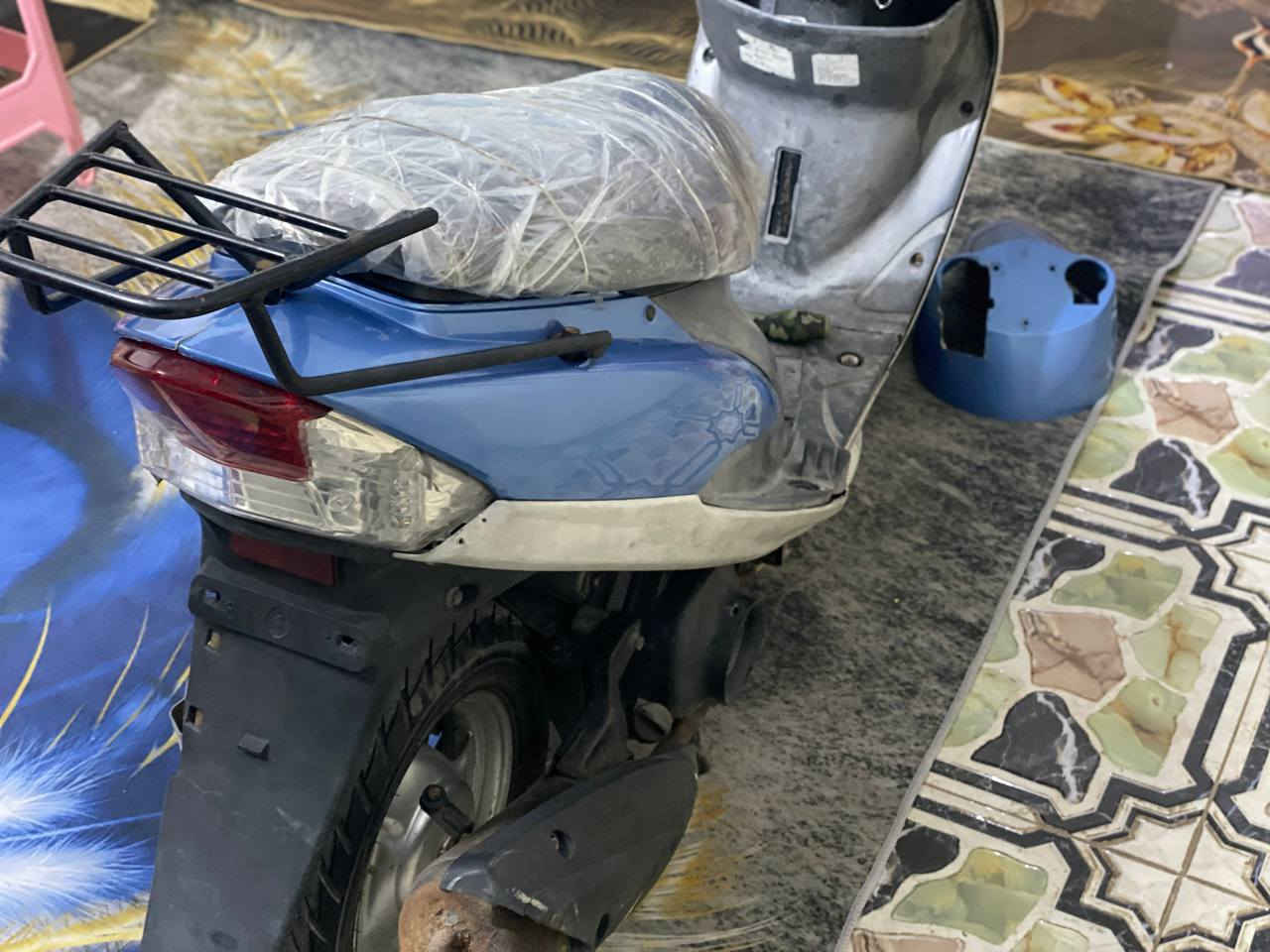 السلام عليكم ماكس منغولي للبيع الدراجه مفتوحه شرط هندر واحد ماناقصه شي نقصه شويه كهربائياته تعبانه وبيه الدبلات الكدام شويه بيهن عواج الدراجه حلوه بل مشي وطلع معدل تواير جدد اشاير شغالات باقي الدراجه كله كفاله وحلوه للبيع او مراوس رقم الهاتف***********
