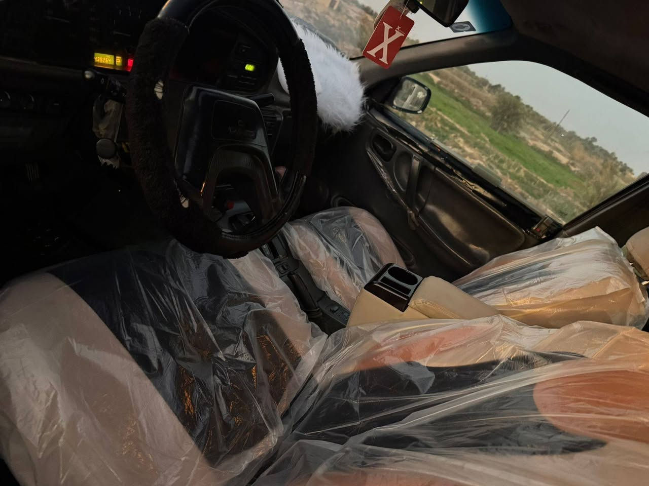 السلام عليكم  برنس للبيع موديل 1995
كير اوتو محرك خير من الله السياره خير من الله كشرها شوفت عينك تبريد.ثلج شغال تخم ويل تخم تاير  صدرها يخبل  منضومه لايت زنون  عالي ناصي رقم بغداد تحويل ثاني يوم السنويه نهاية 2027 للاستفسار على الرقم ملاحضه مكلف بلنشر ***********
مكاني واسط الزبيديه
