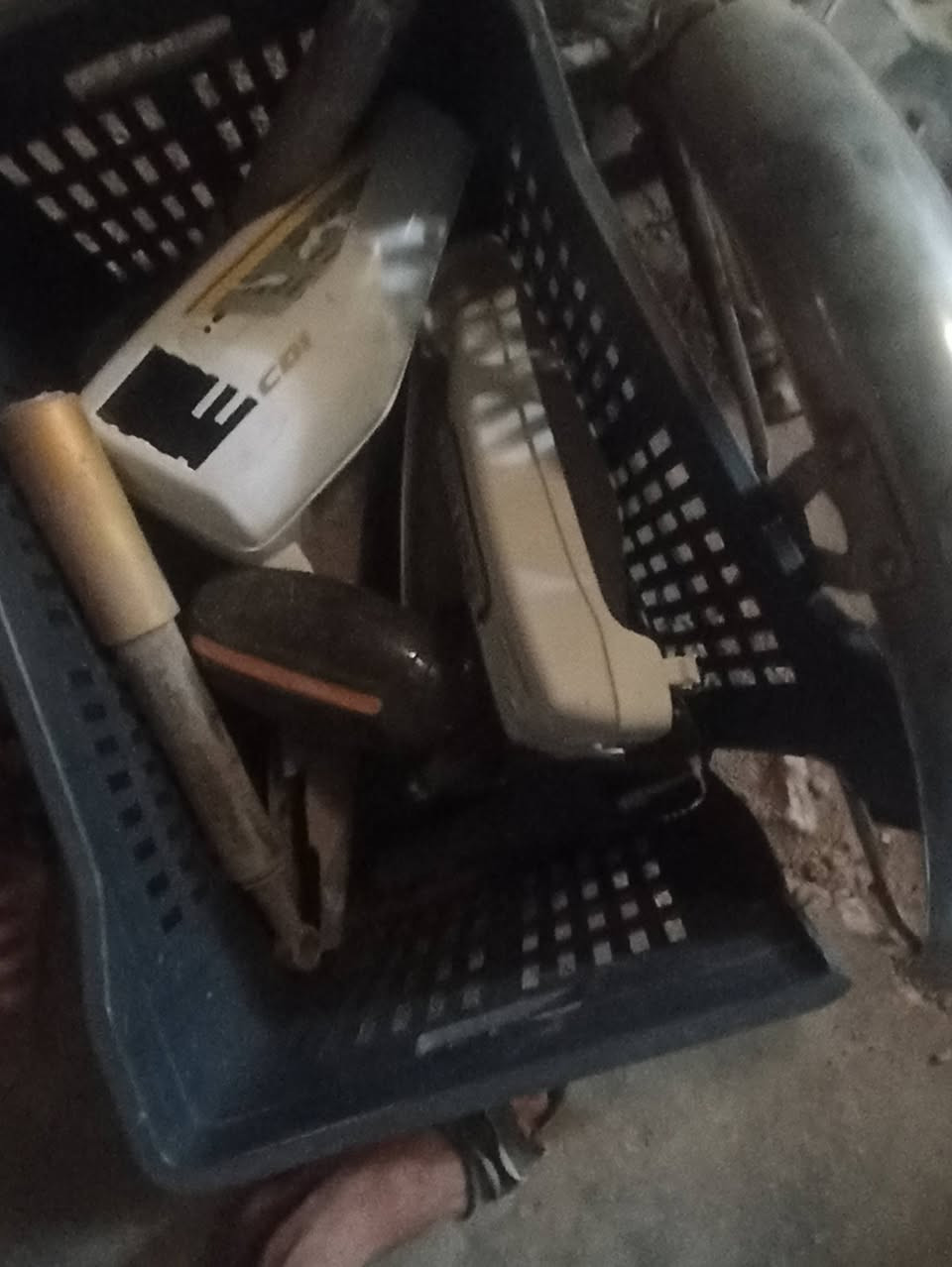 غراض موطور معه لسه موطور غيم واخذ
‏‪***********‬‏
