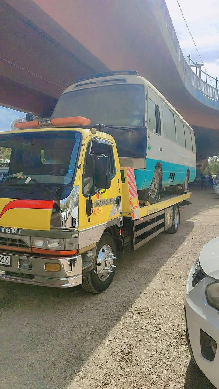 سلام عليكم للبيع كنتر أوربي بزونة جديده مابيها اي نقص
رقمها سليمانيه انكليزي بأسمي تحويل ثاني يوم 
مذكوره بسنويه سطحي تبريدها شغال مكينه سوبر لاتبخير ولاتنقيص كير ومكينه واكسل مكفوله ويل كب تخمم تاير حداديه
بديها سجينة 3جكات شغل شمالي يم كاكا حسن 
شاشه تاب وكاميره خلفيه وكهرباء شغالة مكان سياره بغداد جامع نداء شراي يخابر رقم الهاتف *********** واتس
