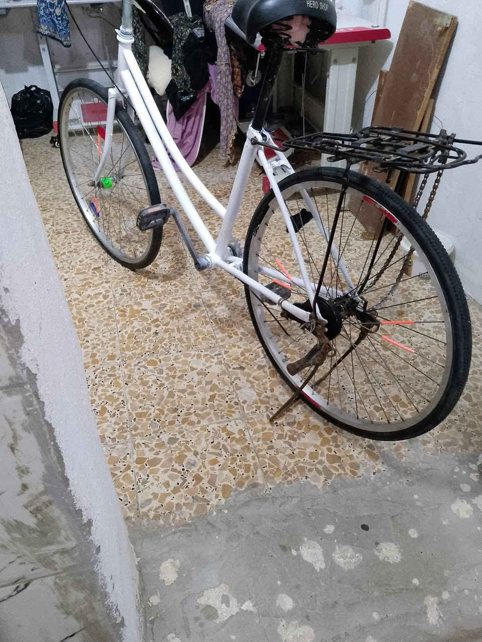 سلام عليكم ورحمة الله وبركاتة 
هاذ البيسكل للبيع
حجم 26
سعر 60 نهايته 45
الرقم تواصل واتساب فقط ***********
