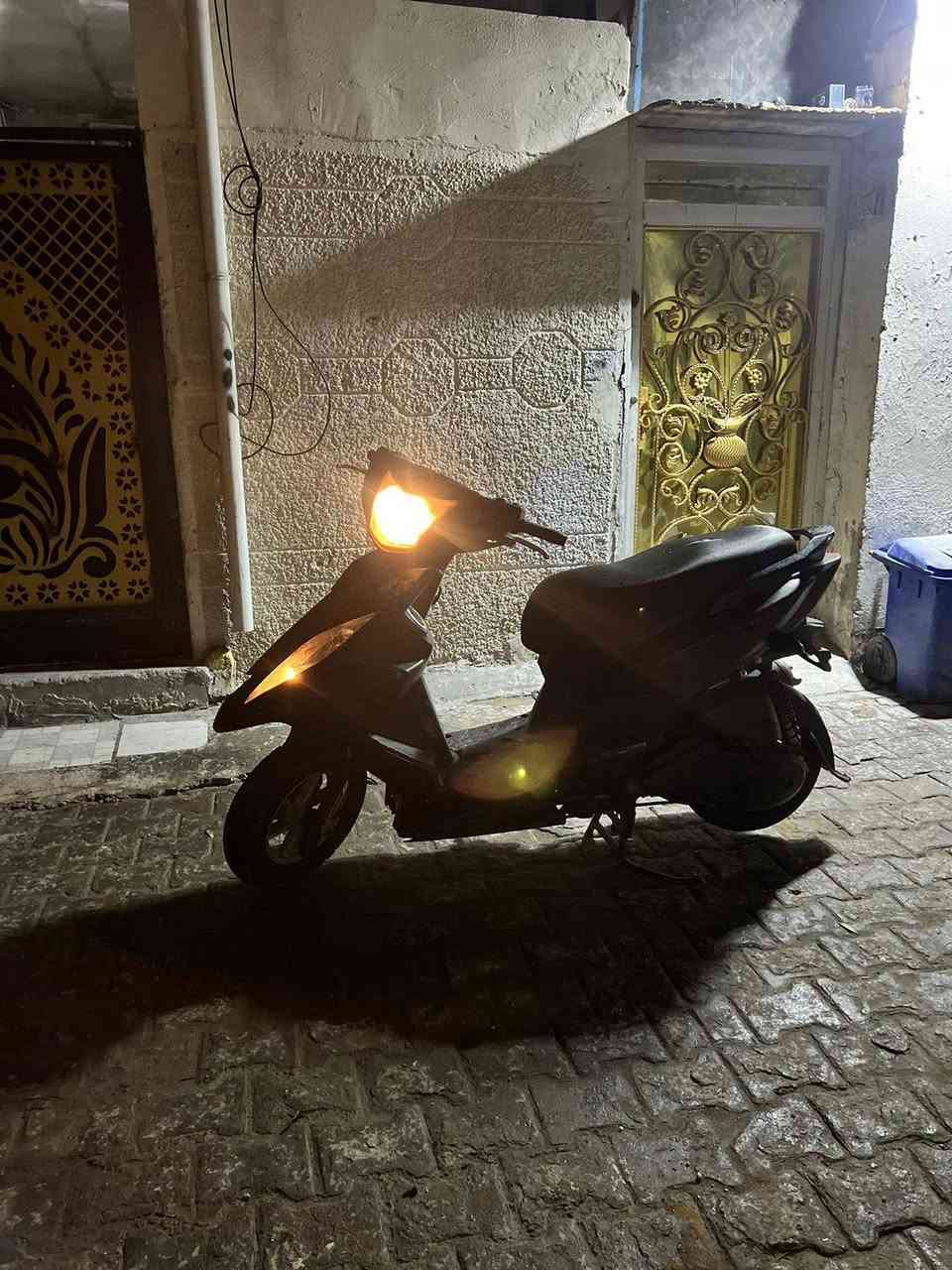 سلام عليكم شباب جيتي ار للبييع دراجة كفالة كفالة عامة الدراجة ختم واحد وي المكينة ما مفتوح بيهة برغي السعر 700 وبيهة  مجال قليل المكان مدينة الصدر. ***********
