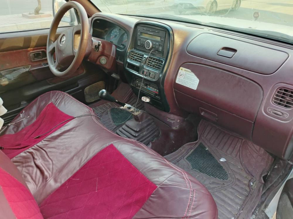 نيسان مكفول 2010 رقم مثنى للبيع
***********
