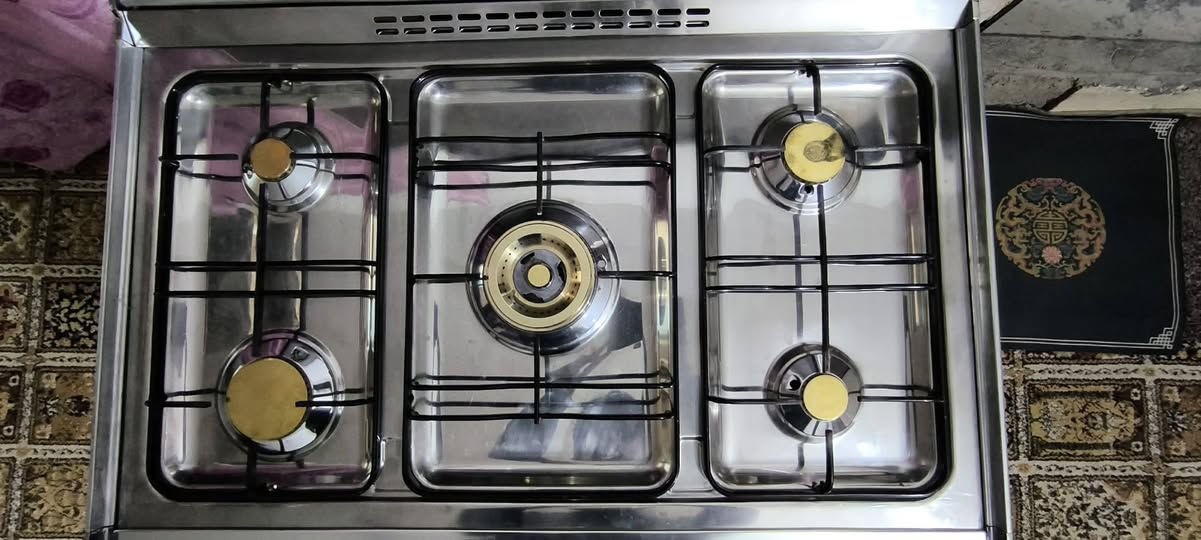 ورشه تصليح وتنظيف الطباخات وبيع الغراض الاحتياطيه للطباخات العنوان كلار رقم ***********هاذا
