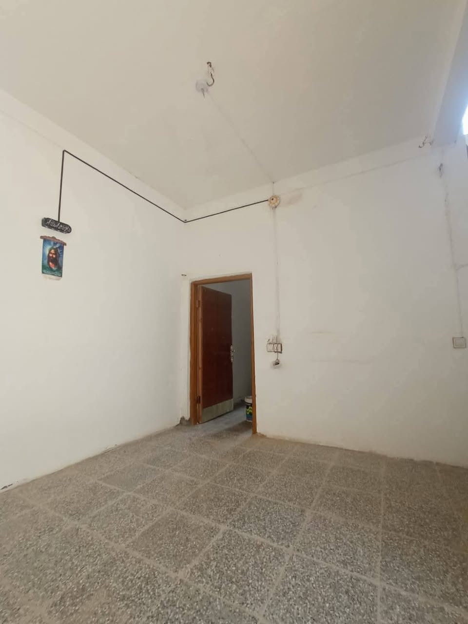 بيت للبيع قطاع ٨٤
مساحه ١٠٠ متر طابق واحد 

بناء شيلمان نظيف جداً 

موقع مميز مجاور شارع ٦٠

وقرب شارع ١٠٠

غرفه وصاله ومطبخ وستقبال 

وصحيات داخليه وخارجيه ومكشوفات 

السعر ١٠٠ مليون مع مجال 

ملاحظه البيت حاليا فارغ 

للاستفسار مكتب الخالدي للعقار

موقع المكتب حي ميسان شارع كيات قبل تقاطع شارع بوريات 

او الاتصال على الرقم التالي

***********

***********

***********
