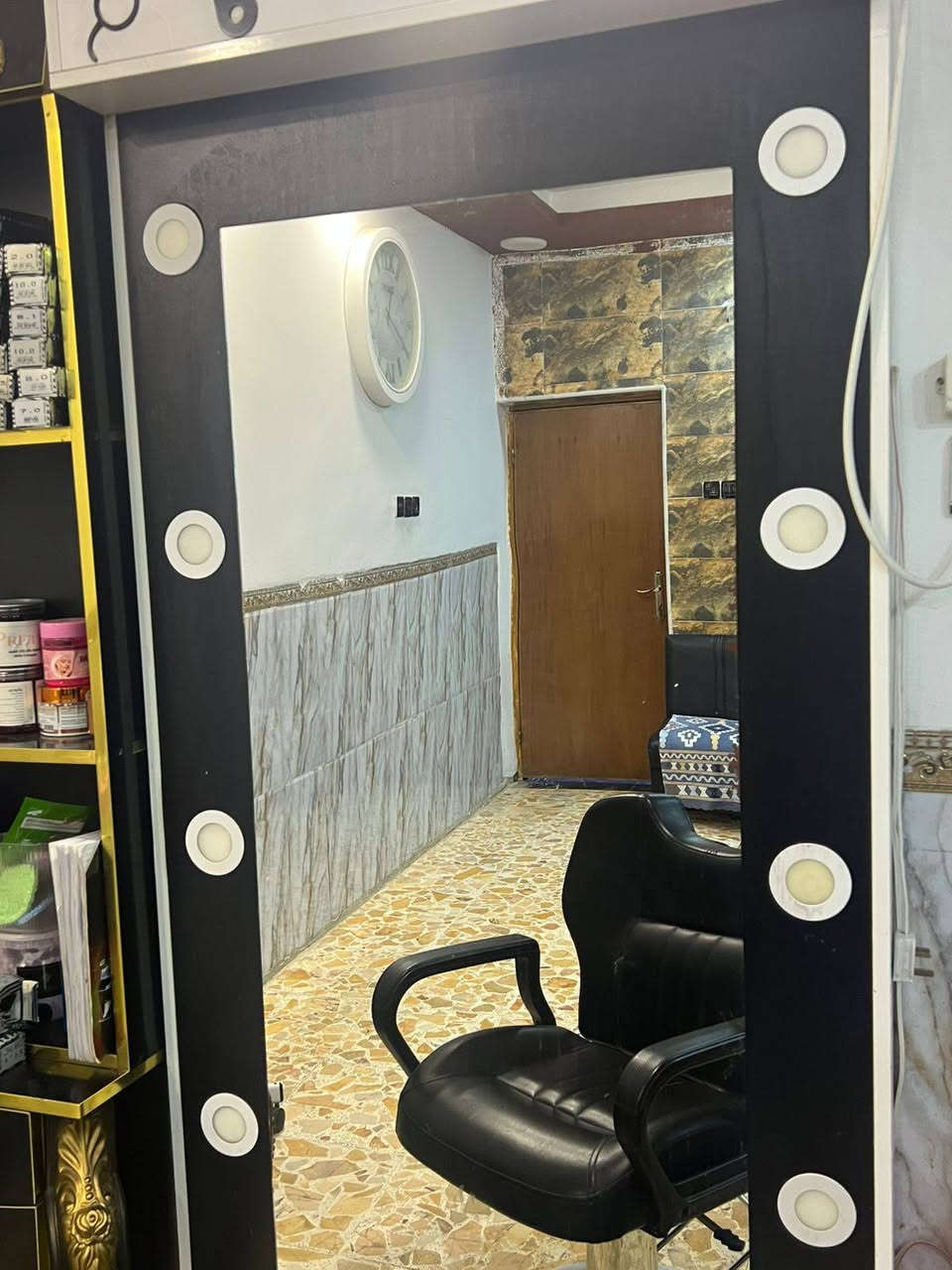 سلام عليكم غراض صالون مستعمله للبيع رقم هاتف *********** سعر خاص
