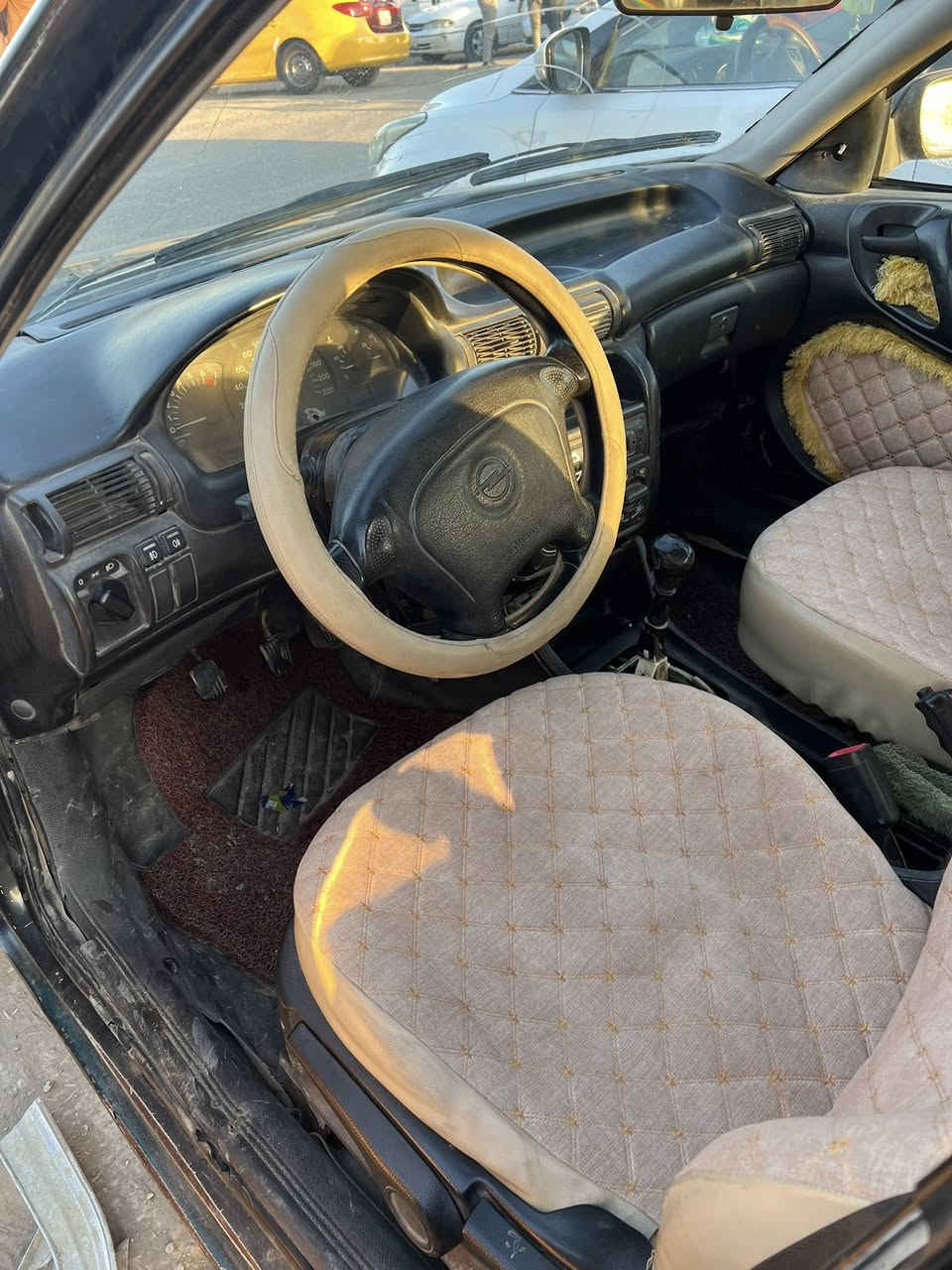 السلام عليكم 
اوبل استرا موديل 1994بغداد باسمي مصبوغه عام للجماليه بسبب الجراد بدون أي ضرر محرك 1800 دوش سياره مال جناي جاهزه كير محركً تخمً تاير كهربائيات كلها شغاله السعر 40ورقه وبيها مجال للاستفسار الاتصال ***********
