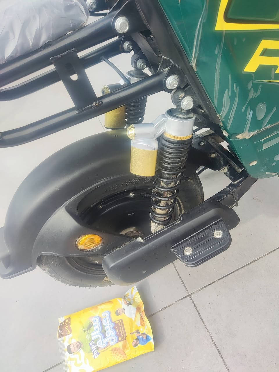 دراجه ار 9 للبيع موديل 2025
ملف 1500 نظام رجوع للخلف
خمس بطاريات تمشيك أكثر من 30 كيلو
الدراجه نظيفه 95 بالميه
السعر 375 وبيها مجال مكاني زيونه استفسار ***********
