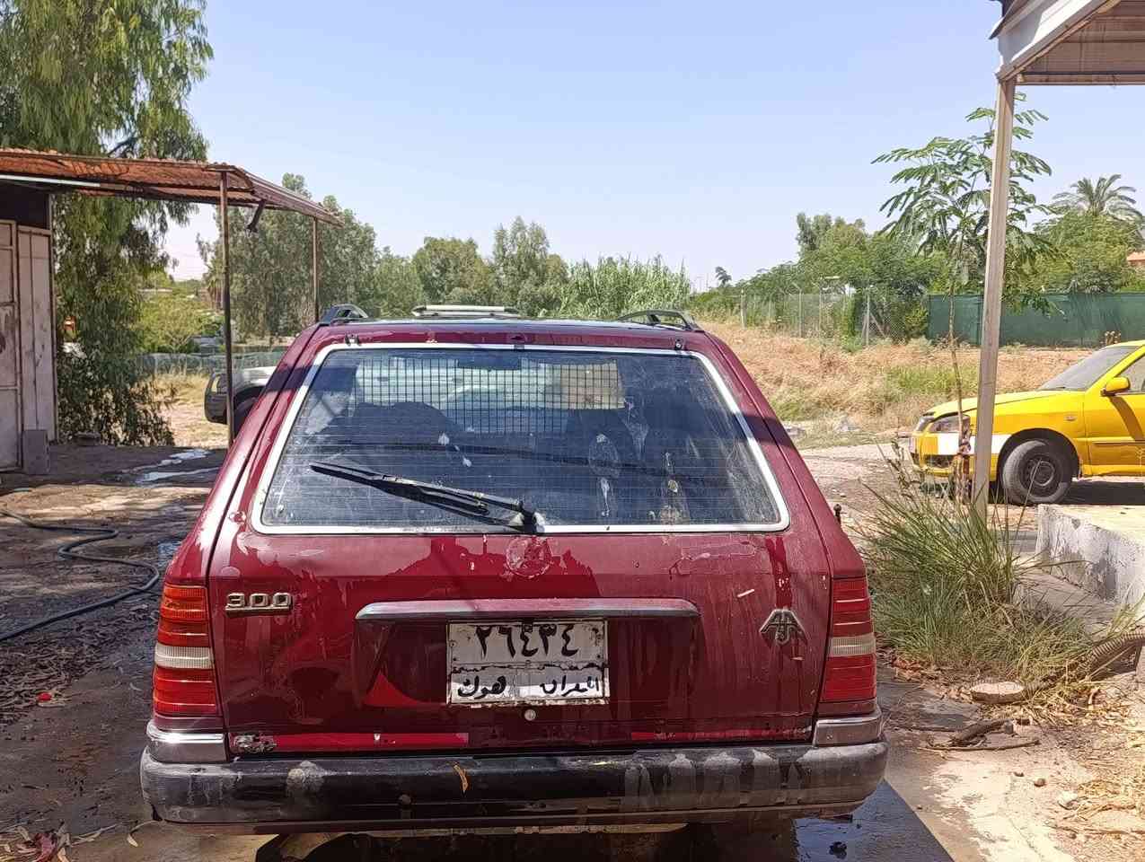 سيارة مارسدس للبيع محرك وگير بطه
موديل ٩١ رقم دهوك شرط تحويل وغرامات سعرة ٢٨ وبي مجال نقصها فقط صبغ *********** مكاني ديالى خانقين
