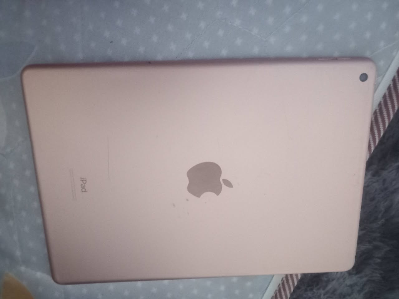 ايباد 7
ذاكرة ١٢٨ 
مبدل كلاس شاشة 
بيع او مراوس حسب القناعة 
شراي خاص او اتصال ***********
