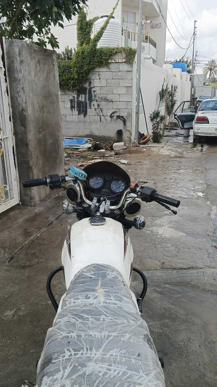 سلام عليكم شباب شباب دراجه بوكسر موديل 20 مكفول كفاله عامه المكينه مكفوله كفاله عامه دراجه طامله عل اخير اوراق كامله شرط الترقيم سعر واحد وربع مكانها ديالى للستفسار ***********
