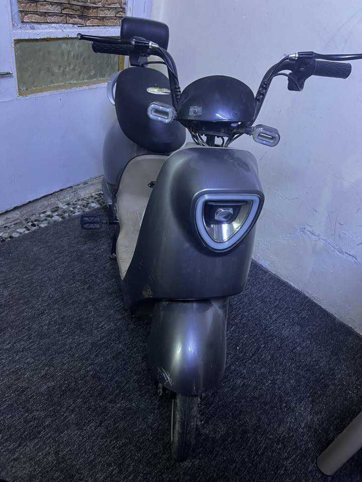 دراجة شحن للبيع كاملة مكملة سعر 450 وبيها مجال عنوان الشعب 
***********
