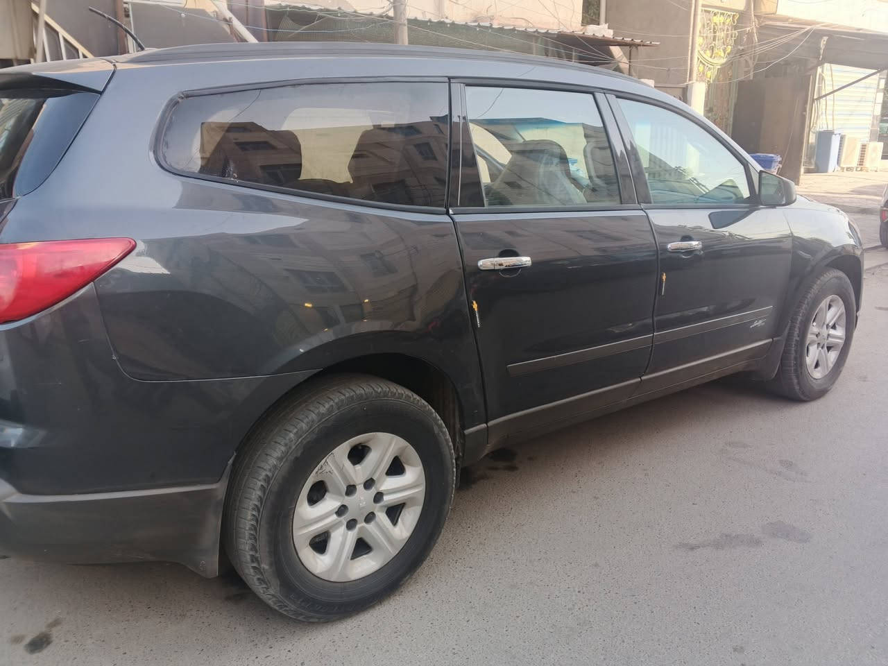 السلام عليكم شوفر ليت ترافلس للبيع موديل 2011 كفاله عامه لا ضربه ولا صبغ بيه بارد قليل مكينه كير صدر امامي خلفي جديد بأسمي تحويل ثانيه يوم السعر 100 المكان المنصور الداودي للاستفسار ***********
