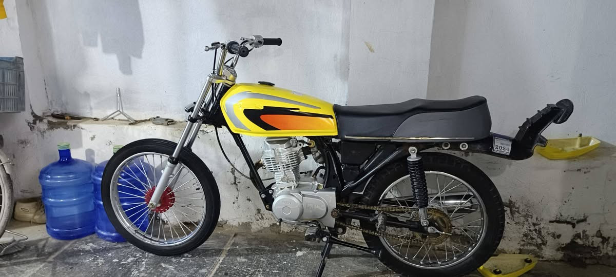 السلام عليكم دراجه للبيع شاصي 13 مال حرشه والتعميره نامه 24
***********
