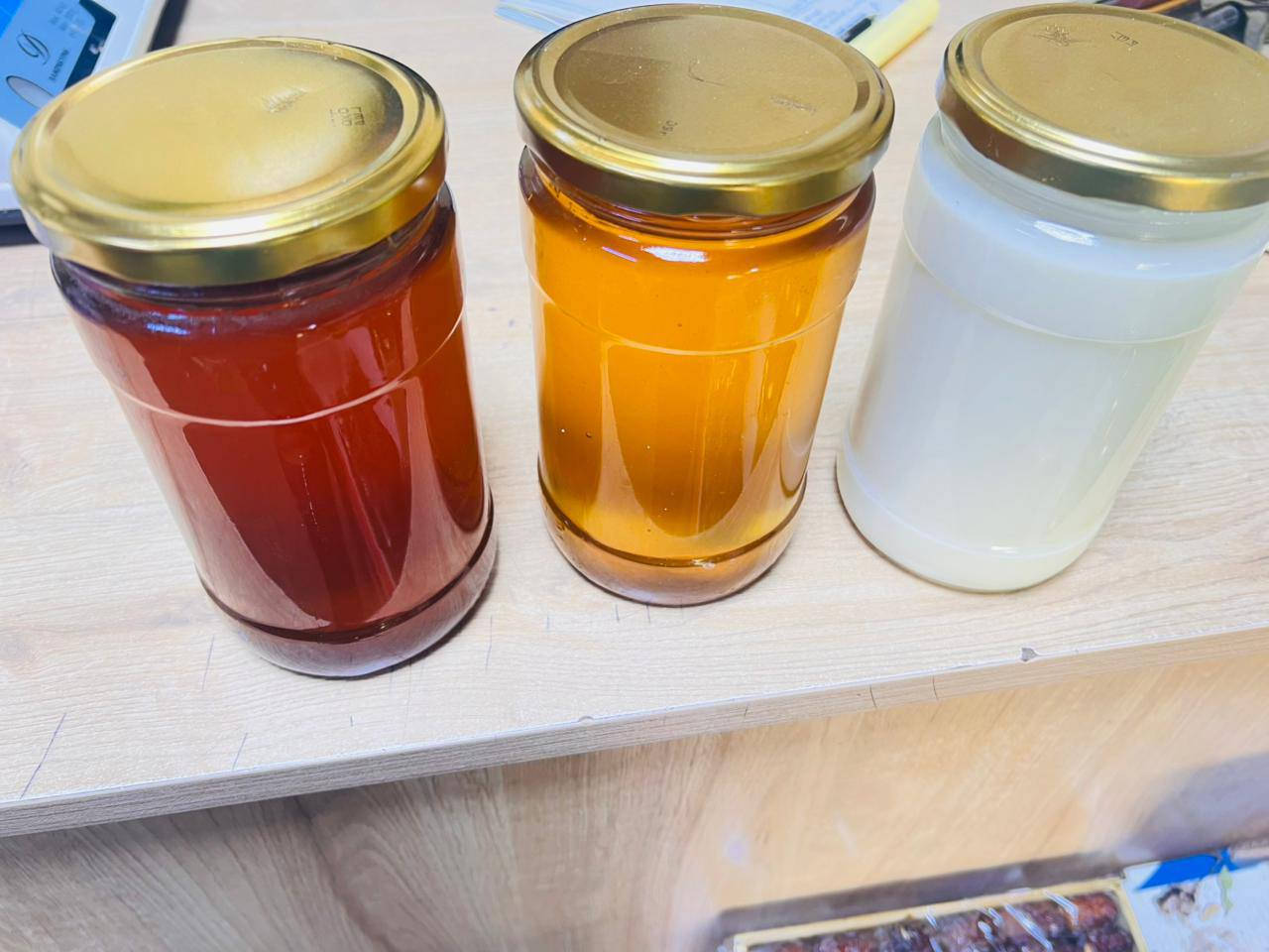 اسعاريوم. اليوم الاحد
متوفر عسل أصلي 

 اوتساب 
***********
عروض اليوم 
شوندر +شلغم +لهانه 500
بصل كرستال + بتيته عراقيه. عاديه+بصل اخضر ب  500
فروله 🍓750
موز 🍌1000
باكله عراقيه تازه ب1500
بطاطا عراقيه حمره حلوه ب750
بصل  صاجي  750 3بالفين
لهانه حمره بيضه ب 500
خس طوبه كيلو ب750 3بالفين
  طماطه درجه اولى 🍅ب750
بصل كرستال   ب  500
بصل صاجي  🧅 ب. 750 3بالفين
بصل اخضر ب 500 
اسود درجه اولى ب1250
خيار عراقي تازه🥒 ب.    1000
شجر عراقي.  ب 1000
قرنابيط ب 1000
بروكلي. ب 1000
لهانه درجه اولى ب750
بطاطه عراقي درجه ثانيه. ب 500 3ب 1500
بطاطا عراقيه درجه اولئ مال جزيره 750
3ب 2000
شوندر ب500 3بالفين 1500
شلغم ب 500 3 ب 1500
جزر تركي  كيس ب1500
جزر 🥕 عراقي كيلو 1000
فلفل 🫑 بارد درجه أولى ب 1250
فلفل حار 🌶️ عراقي. كيلو 2000
فلفل مزحلق ب1500
ثوم شريط 1000
ثوم 🧄 فل وزن كيلو ب 4000
الفواكه

نارنج عراقي درجه اولى ب1500
عرموط كيلو ب2500
فروله علبه ب750
ركي مصري حلو ب750الكيلو
اناناس تازه ب3000 القطعه
منكه درجه اولى ب3000
تمر خستاوي ب 1000
موز  درجة والئ 🍌ب1000
رمان سوري احمردرجه اولى ب2000
فطر علبه ب 2000
كيوي لكيلو 🥝ب 1250
تمر جيس ب 1000 
لالنكي باكستاني ب1500 
لالنكي تركي عسلي ب1250
لالنكي مصري درجه اولى ب1250
برتقال زعرور الكيلو ب2000
 تمر صطل ب2000
تمر ابريم درجه اولى علبه 4الف
سندي عراقي 
سفرجل تازه ب2500
عرموط الكيلو ب2500
تفاح احمر  درجه أولى 🍎ب 1250
تفاح اصفر. درجه أولى🍏ب 1500
برتقال ايراني درجه اولى ب1250
برتقال مصري درجه أولى🍊 1500
ليمون إفريقي 🍋ب 2000
ذره جاهز 🌽ب1000
كستناء كيلو ب4000
تمر ابريم درجه اولى علبه ب2500
زنجبيل 🫚 5000
توله خباز ب1000
سلك. لباكه ب 1000
سبيناغ لباكه ب 1000
خضره 10 ب الف 
فجل حلقومي احمر باكه 500
شبنت باكه ب 500
طرشي احمر ب2500
طرشي ابيض درجه اولئ ب2500
خل ابيض دبل ب 1000
خل اسود دبل ب 1000
علوة الطائي للخضار والفواكه الطازجة
