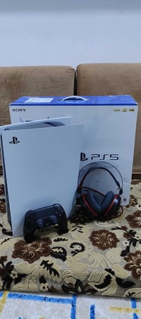 بلي ٥ فإت آخر انتاج الجهاز جدا نظيف لا مفتوح ولا مصلح مع كامل أغراضه ا...