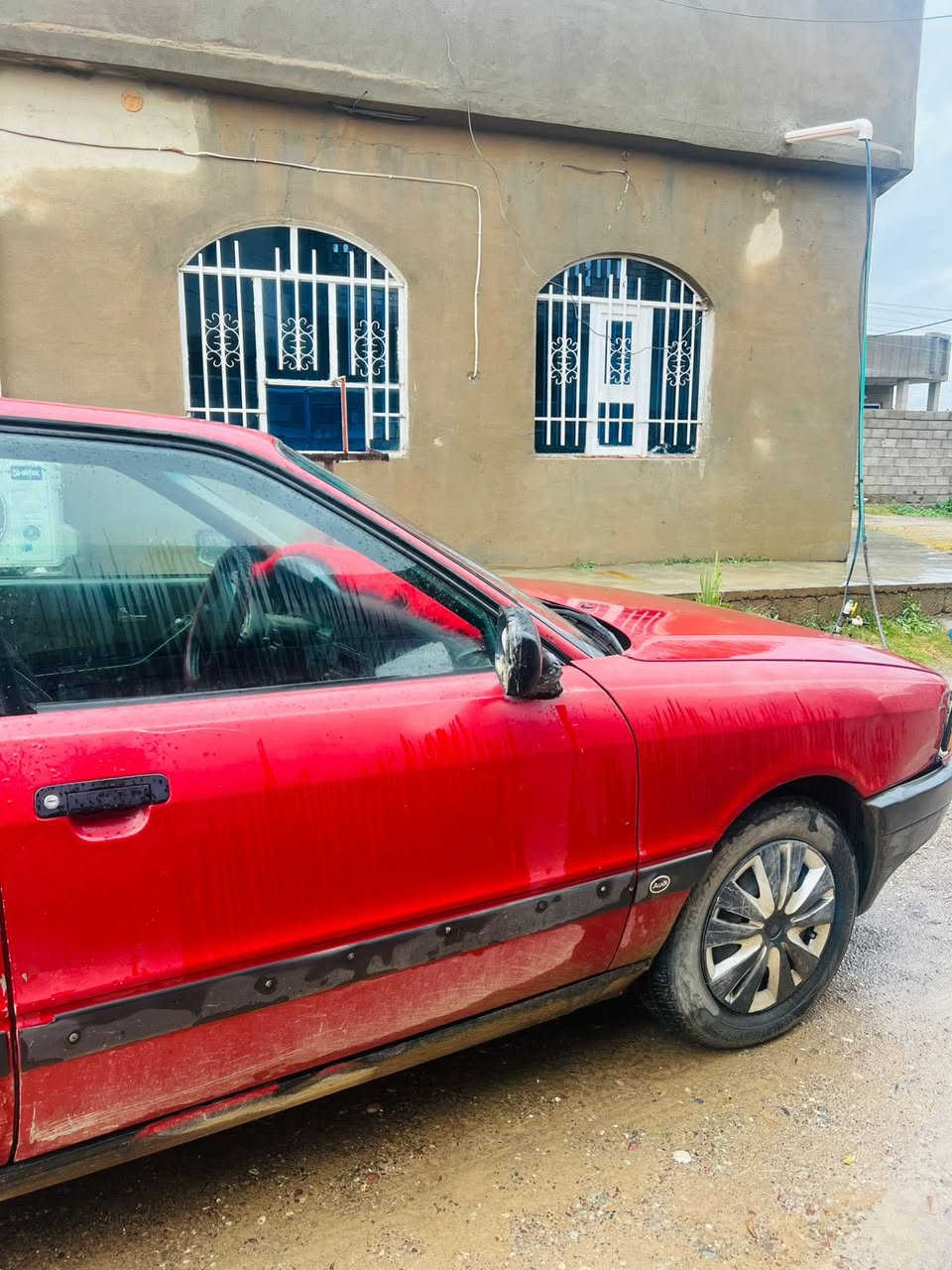 السلام عليكم
سيارة أودي موديل 90 شغالة كاملة كهربائيات كلها شغالة من الطارف للطارف گير محرك 
فحص صلاح الدين تريد تحويل تريد وكاله 
السعر ١٨ وبيها مجال 
***********
