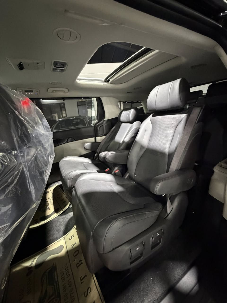 سلام عليكم
البيع و مراوس حسب قناعة بس رقم شيمالي 
كيا كرنفال اس اكس برستيج 
ماشي ٦٨ الف مايل 
لون نفطي داخل بيجي
السعر ٢٤٩ ورقة بيها مجال 
Kia carnival sx prestige 2024
قطعتين كلير سبغ بدون دواخل 
أرباك بس ستيرن سيستم 
فول مواصفات 
خمس كامرات 
حساسات ٣٦٠درجة
رادارات ٣٦٠درجة
تحديد مسار 
قياده ذاتيه 
تدفئه ستيرن
تدفئه تبريد كشنات امامية والخلفية ايضاً
شاشة ديجتال 
وضعيات قيادة ٤ 
Normal 
Sport
Eco
Smart 
محرك ٦سلندر ٣٥٠٠
وبقية المواصفات المعروفه 
صور الحادث مرفقة
*********** واتساب 
*********** واتساب 
للاستفسار***********
العنوان اربيل مةدينة معارض 
شركة نجوم البصرة كارس
