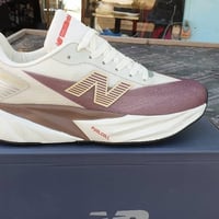 مقاسات ٤٠-٤٥ • توصيل مجاني • قطعة