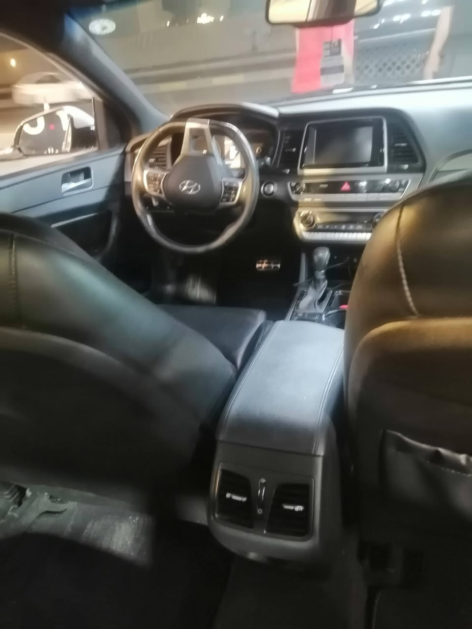 السلام عليكم سوناتا 2019 محرك 2400جي دي آي فول واحد على واحد ماشيه ٦٥ السعر ١٥٥ رقم الهاتف *********** ***********
