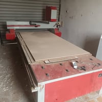 مكينه سي ان سي حجم 4×8 تشتغل على الهوى مو ع مي  موديل 2025  مشتغله 3 ا...