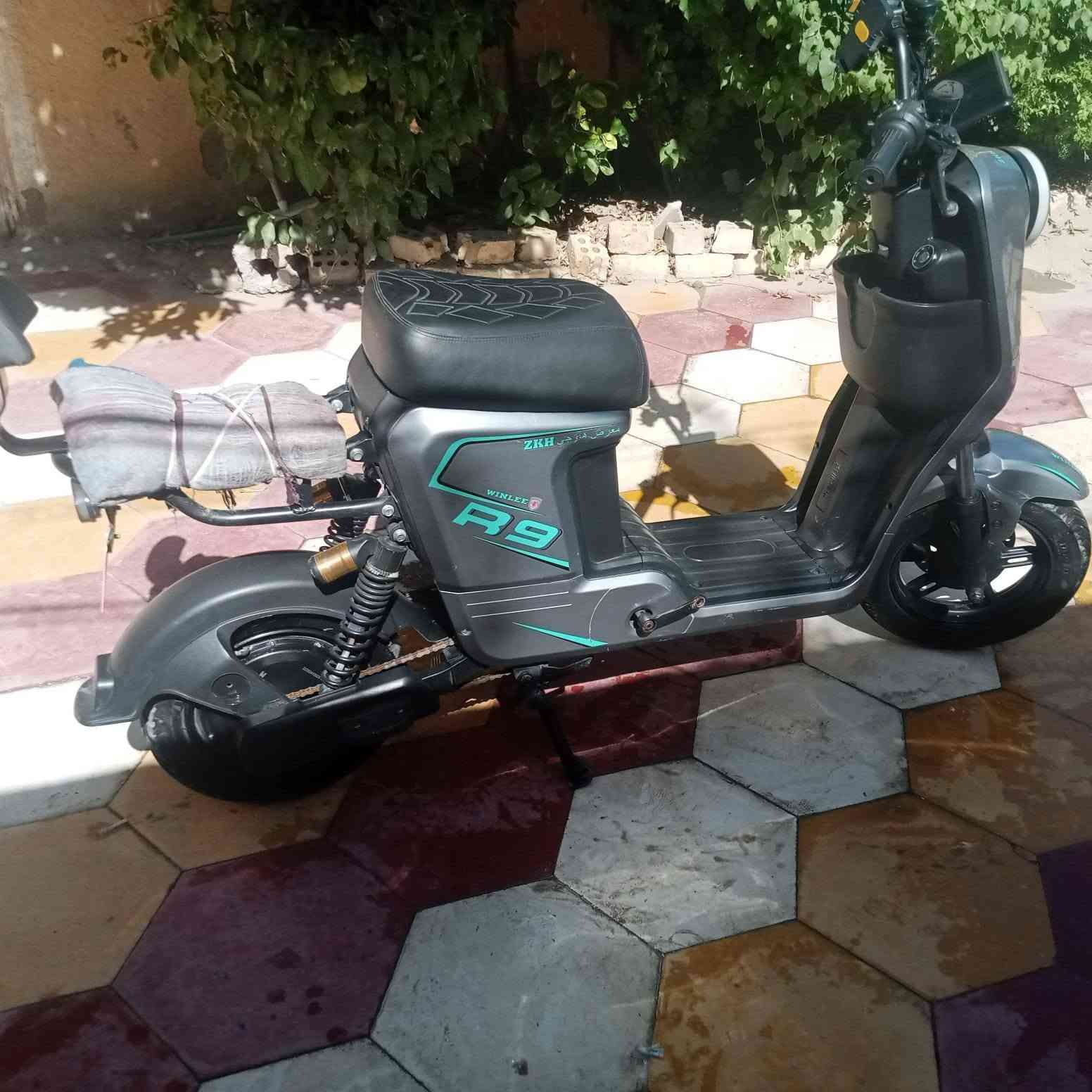 سلام عليكم بايسكل شحن  R9  جديد شغال كامل  مكان كربلاء الحسينيه تصال *********** سعر 450 وبيه مجال شراي بي خير ويدلل
