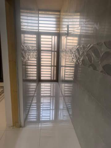 السلام عليكم بيت ٥٠ متر واجهة ٥نزال ١٠ للبيع طابق ونص زراعي شاكر العاني الاستفسار على الرقم *********** قرب صالون وخياطه صنعهً السعر ٦٥
