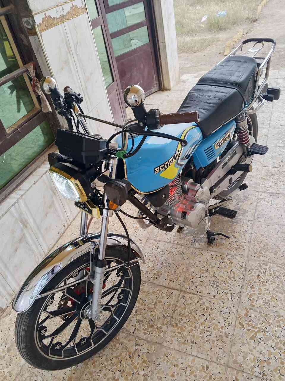 السلام عليكم
دراجه للبيع موديل 25
نضافه شوفت عينك
 لادكلي شبيه مابيه كفاله من كلشي 
تشتغل عن بعد بصمه 
اوراق سكنر 
المكان القاسم ع ناحية الطليعه 
السعر ادخل خاص وبيك خير ودلل 
رقمي ***********
