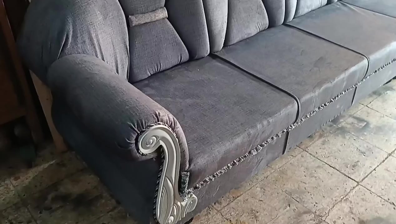 ديوان للبيع 👍🏻
9 امتار  12 مقاعد ✨
خشب عراقي مستعمل ثقيل 🔨
اقماش رصاصي  جديد غير مستعمل 
اسفنج جديد
فصال حديث ❤️‍🔥
السعر 325
الاستفسار اتصال فقط على 
***********
*********** 
لدينا كافة انواع الفصالات حسب الطلب  بسعر مناسب
عنواني موصل جانب الايمن
