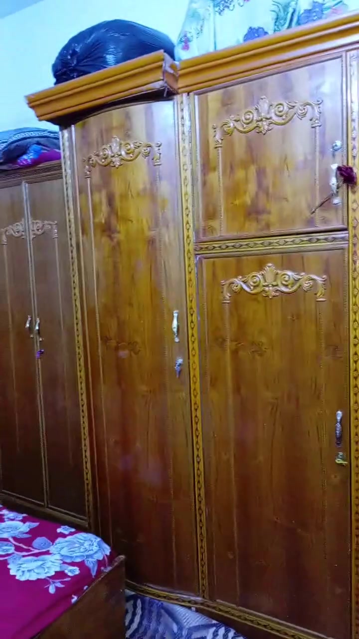السلام عليكم  غرفة اخشاب نظيفة كنتور ٦ أبواب  ٦٥٠ وبيها مجال


**إذا كنت صاحب هذا الإعلان وتريد حذفه لأي سبب، رجاءا أرسل رسالة إلى الدعم الفني**