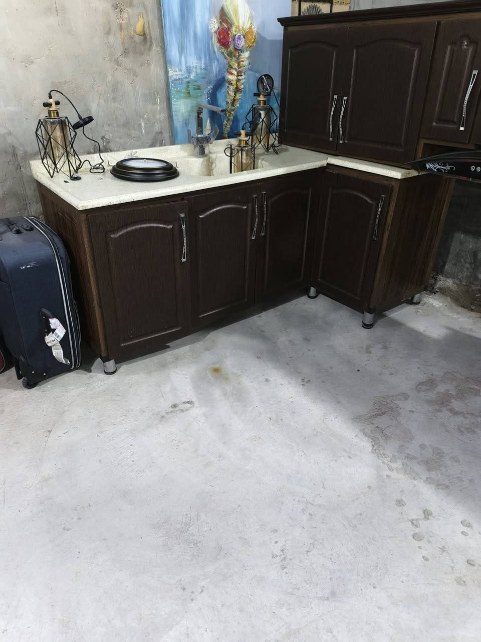 السلام عليكم كاونتر اجدي اف الخارج والداخل المنيوم كلش نضيف واي ضرر مابي 
المكان الحسينية مال راشدية
السعر ٧٥٠
***********
شراي خابر وبيك خير وتدلل
