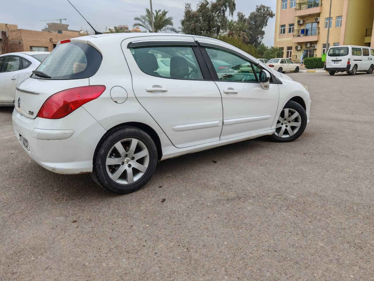 سلام عليكم اخوان
بيجو ٣٠٨ موديل ٢٠١١
محرك ٢٢٠٠
بيها صبغ بلبنيد شبر فقط
مكانها غزاليه السعر٨٠ ورقه وبيها مجال
للاستفسار *********** بي واتساب
***********
