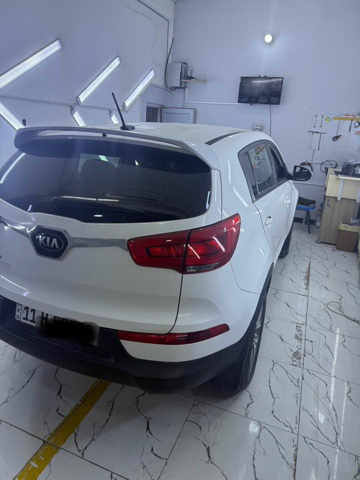 السلام عليكم
*سبورتج موديل   ٢٠١٦
 *محرك Gdi

*رقم انكليزي بغداد

*مواصفات معروفه للكل

*سيارة مال بيت ما تصرف عليها ربع جاهزه من كلشي  نظيفه جدا جدا احلى من الصور

*ماشيه ١٨٦ کم

*حلوه كلش ترايها ممتاز 

*مكانها الخالديه

*السيارة باسمي تحويل مباشر
*سونار مرفق مع الصور 

• السعر  ١٣٨ $ ورقة وبيها مجال

*رقم الهاتف   ***********
