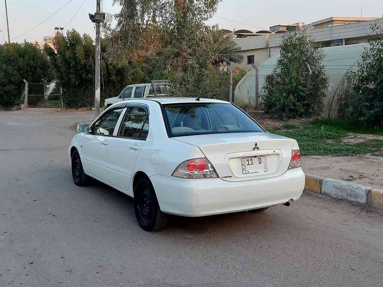 السلام عليكم 
للبيع لانسر 2011 شركه عامه مكفوله من الصبغ حتى الدعاميات محرك 1600 كير اوتو سياره جديده برغي ممفتوح بيها كلها وضع شركه السعر 110$ ورقه بيها مجال بسيط للاستفسار ***********
