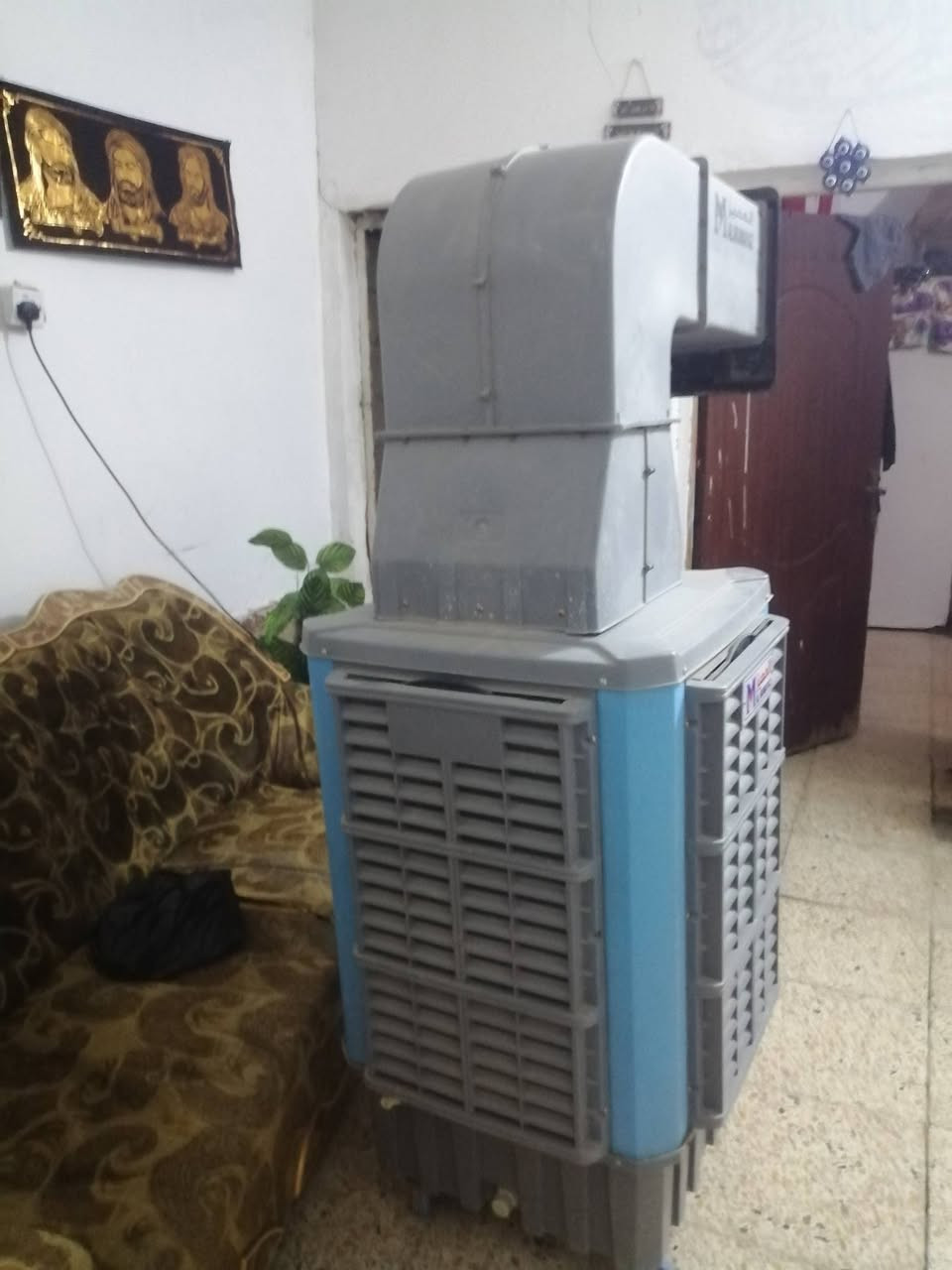 للبيع جديده حيل مامستخدمه بس شهر واحد الي يريده التواصل عله هذه الرقم ماخذه ب٣٠٠ واريده ب٢٥٠ وبيه مجال للشراي *********** اتصل وتددل الحجم الكبير
